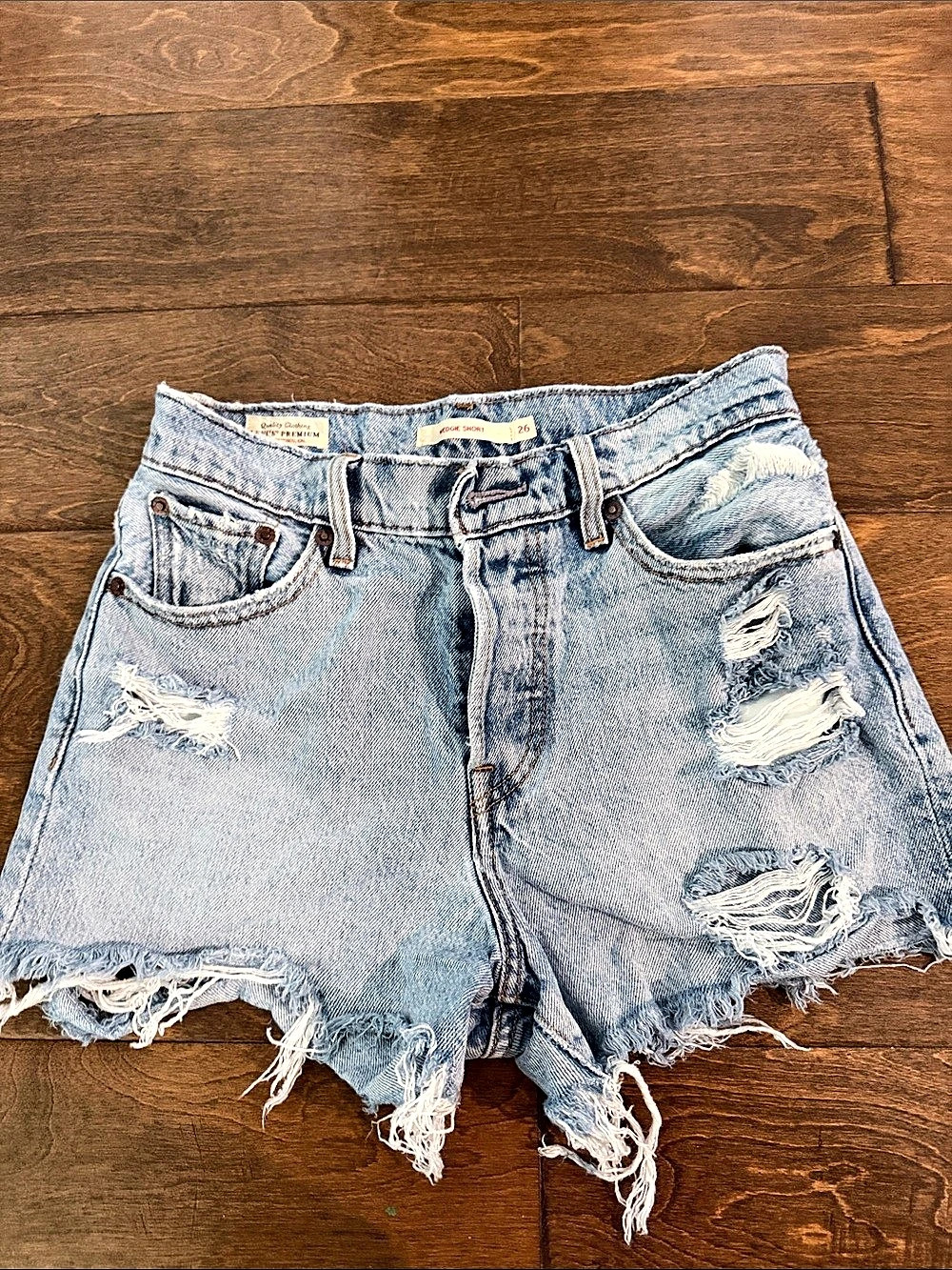 Levi's Ribcage Shorts Distressed Denim Jean Shorts Waist 26